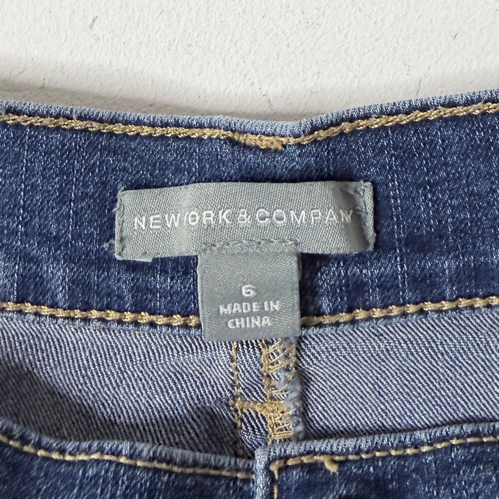 New York & Co Women’s Jean Shorts Sz 6 Blue Medium Wash Denim Cuffed Hem Stretch - Picture 3 of 3